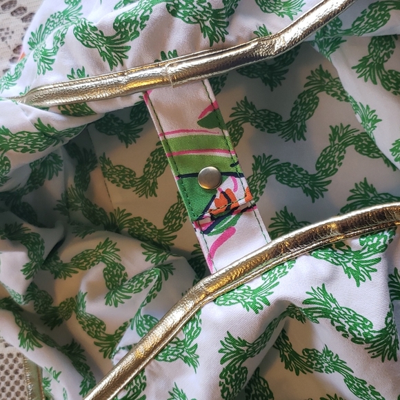 Lilly Pulitzer floral travel tote bag - Picture 7 of 8